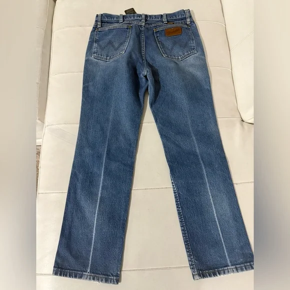 Vintage Wrangler perfectly distressed jeans32 x 30